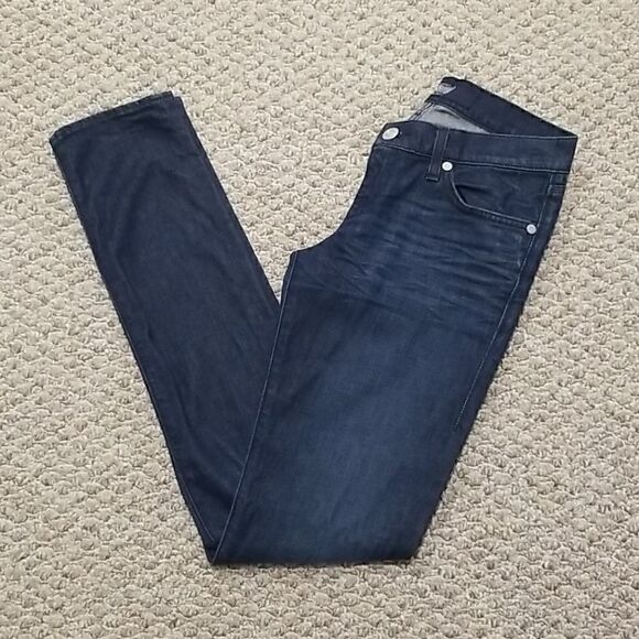 ROCK & Republic Low-Rise Dark Wash Berlin Skinny Jeans - Picture 3 of 8